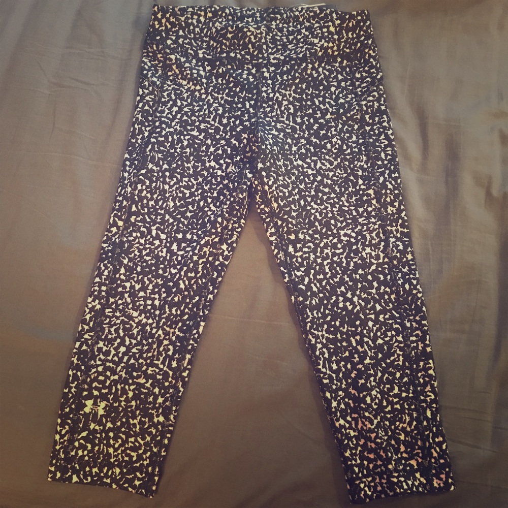 NWT Black and white Under Armour Leggings